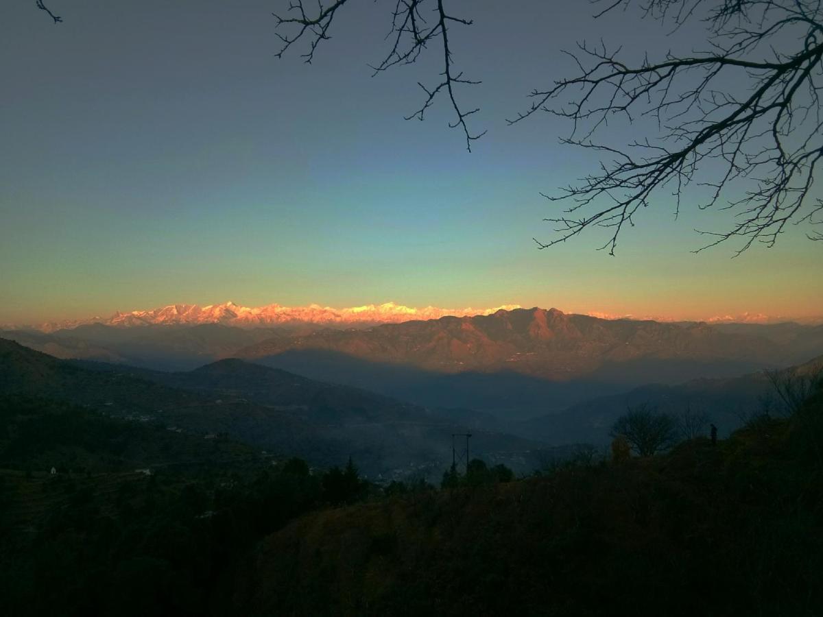 In Apple Estate Kanatal - Himalayan View Resort With Courteous Staff Exteriér fotografie